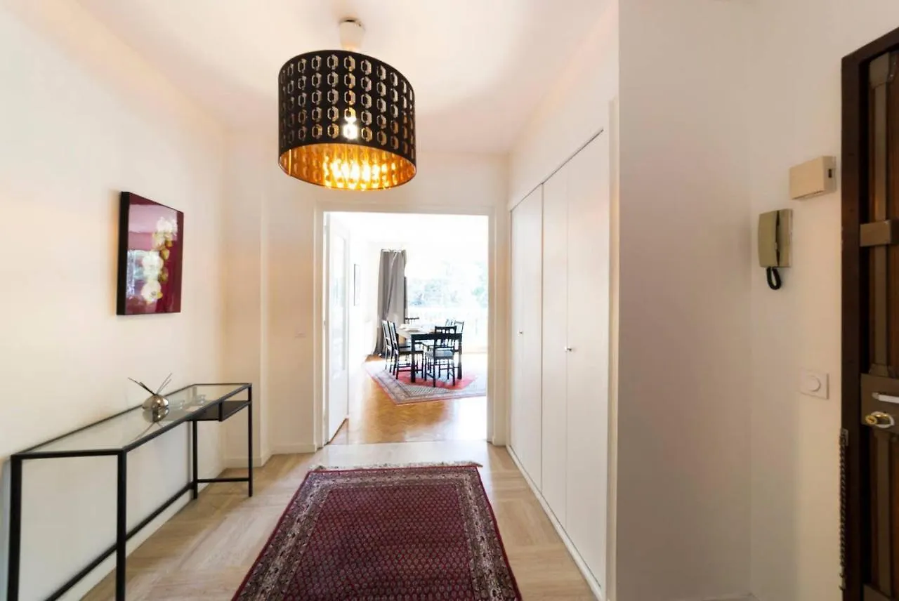 Le Parc Des Freres Lumiere Hotel Lyon Apartment