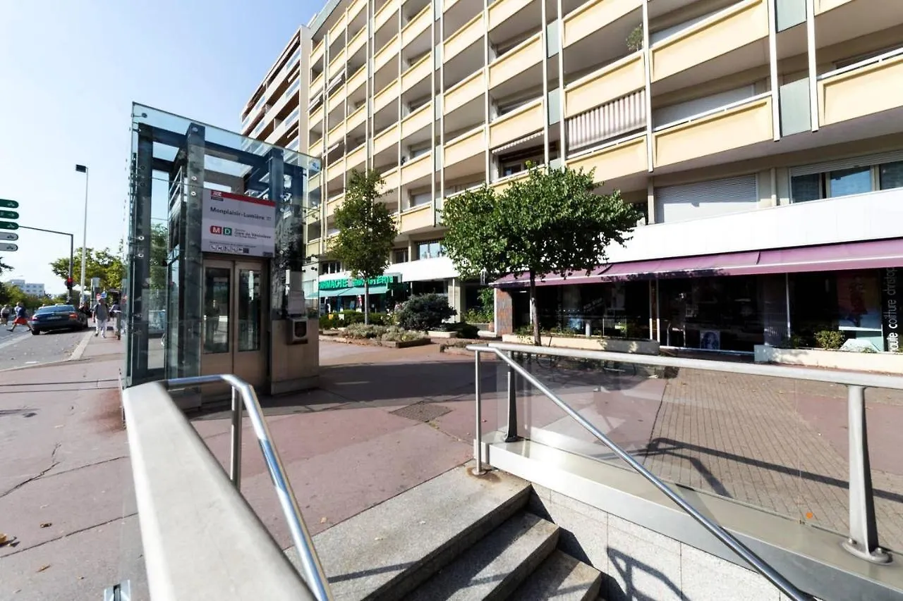 Le Parc Des Freres Lumiere Hotel Lyon Apartment