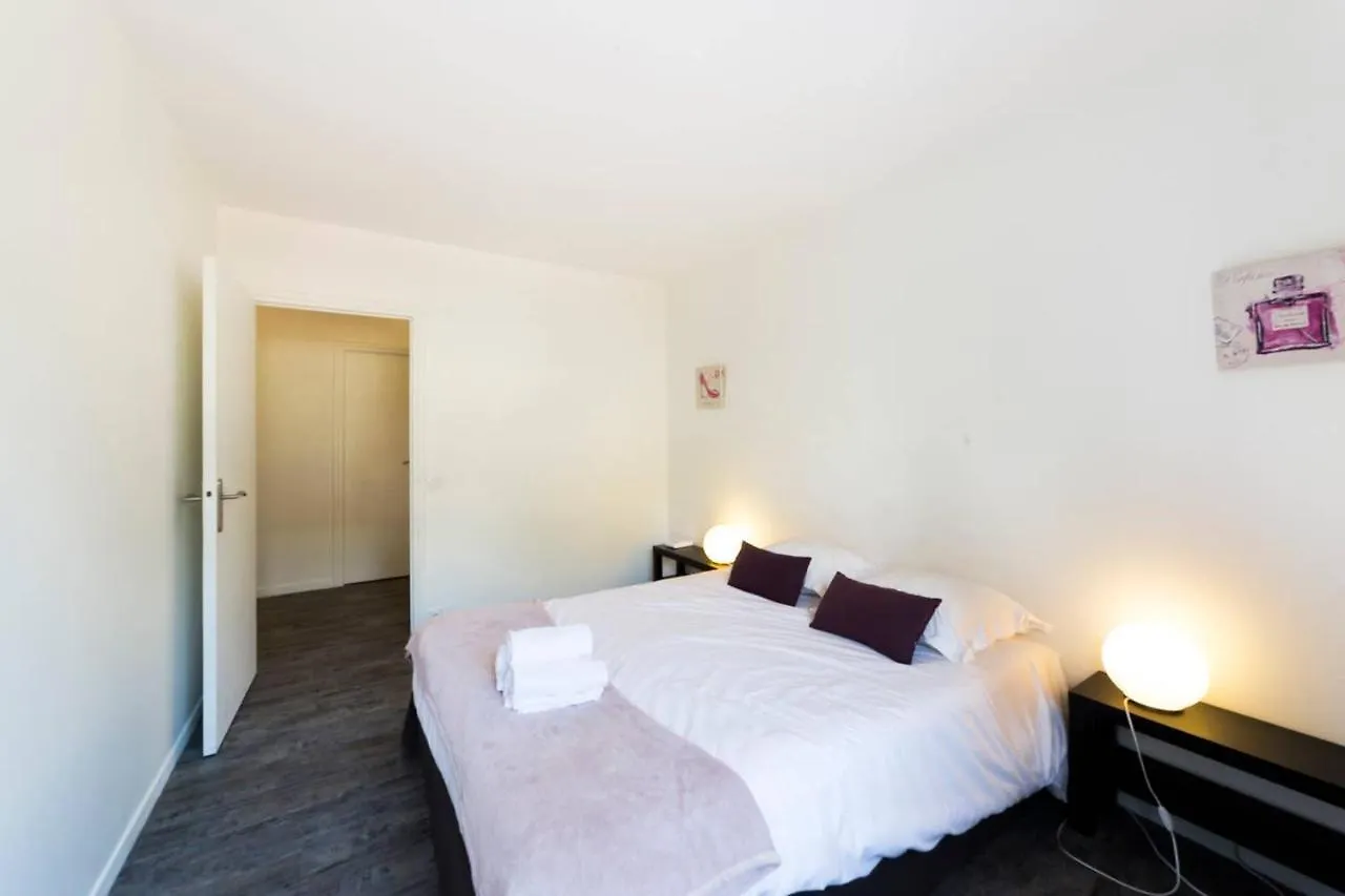 Apartment Le Parc Des Freres Lumiere Hotel Lyon