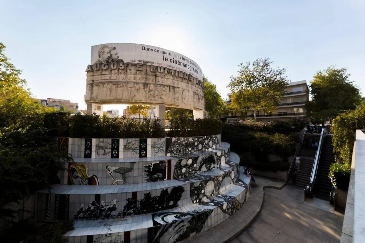 Le Parc Des Freres Lumiere Hotel Lyon